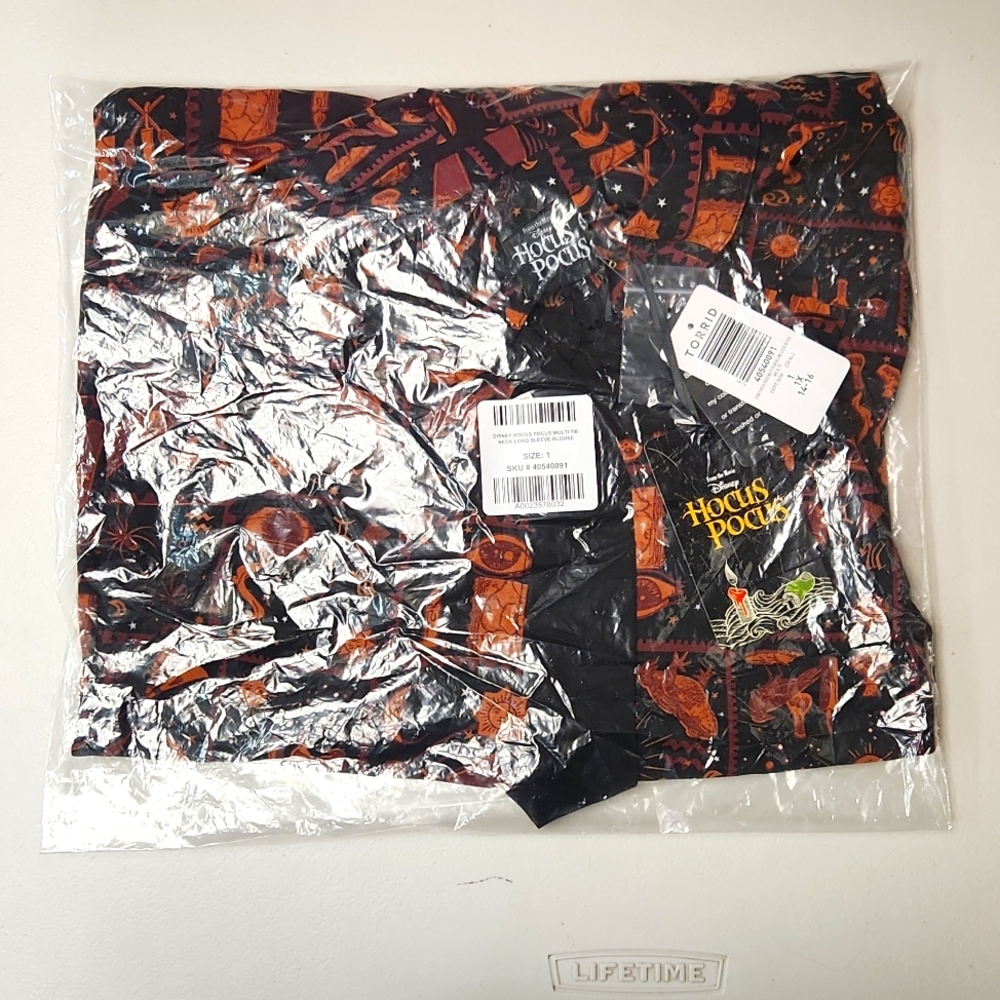 ❤️NWT TORRID DISNEY HOCUS POCUS BOW BLOUSE LONG SLEEVE HALLOWEEN - - Picture 5 of 12